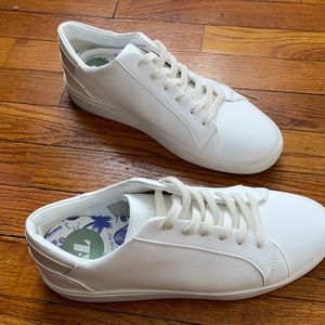 Thousand Fell Sneakers